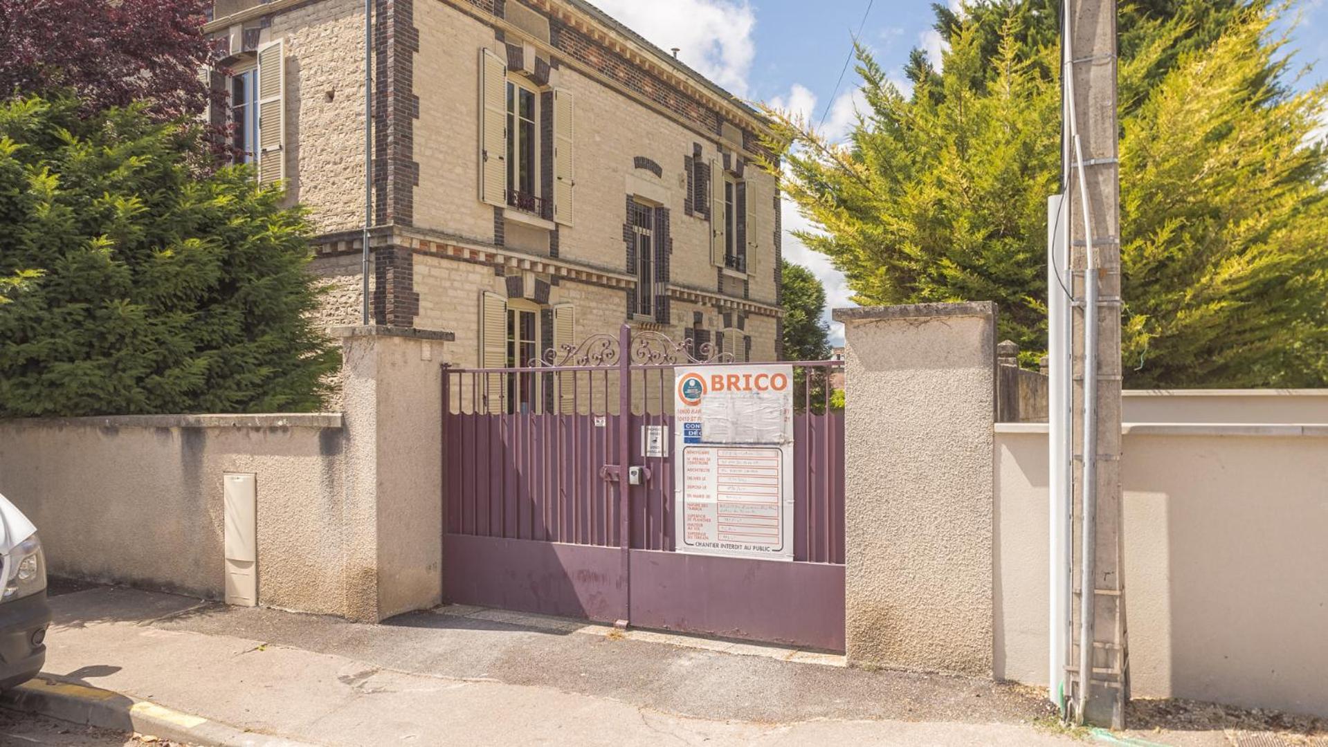 Bonappart 13 - Charme Napoleonien & Confort Troyes Bagian luar foto